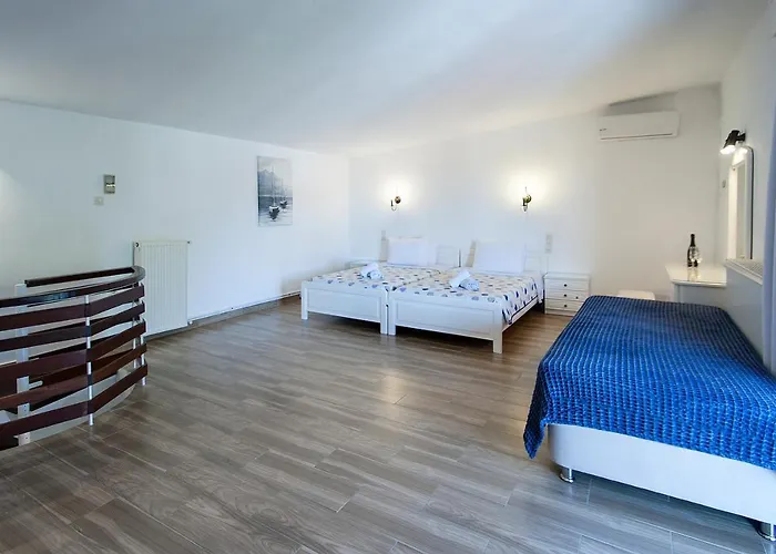 Chrissomalli Sofia Studios Skiathos stad