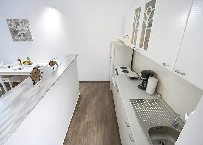 Chrissomalli Sofia Studios Skiathos stad