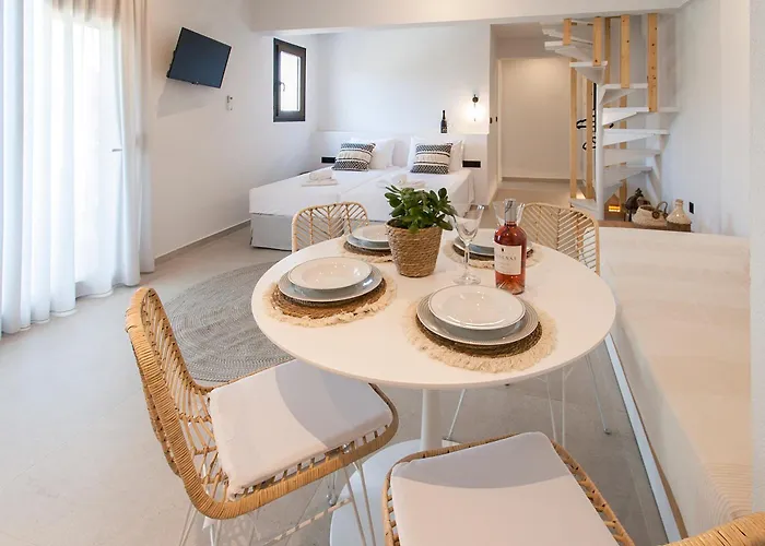 Chrissomalli Sofia Studios Skiathos stad